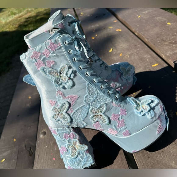 Sugar Thrillz Shoes - SUGAR THRILLZ BUTTERFLY PLATFORM BOOTS - SIZE 9